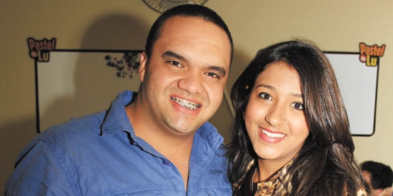 Alex Eduardo e Jaqueline Borges no Pastel do Lu noite dessas em mesa de amigos